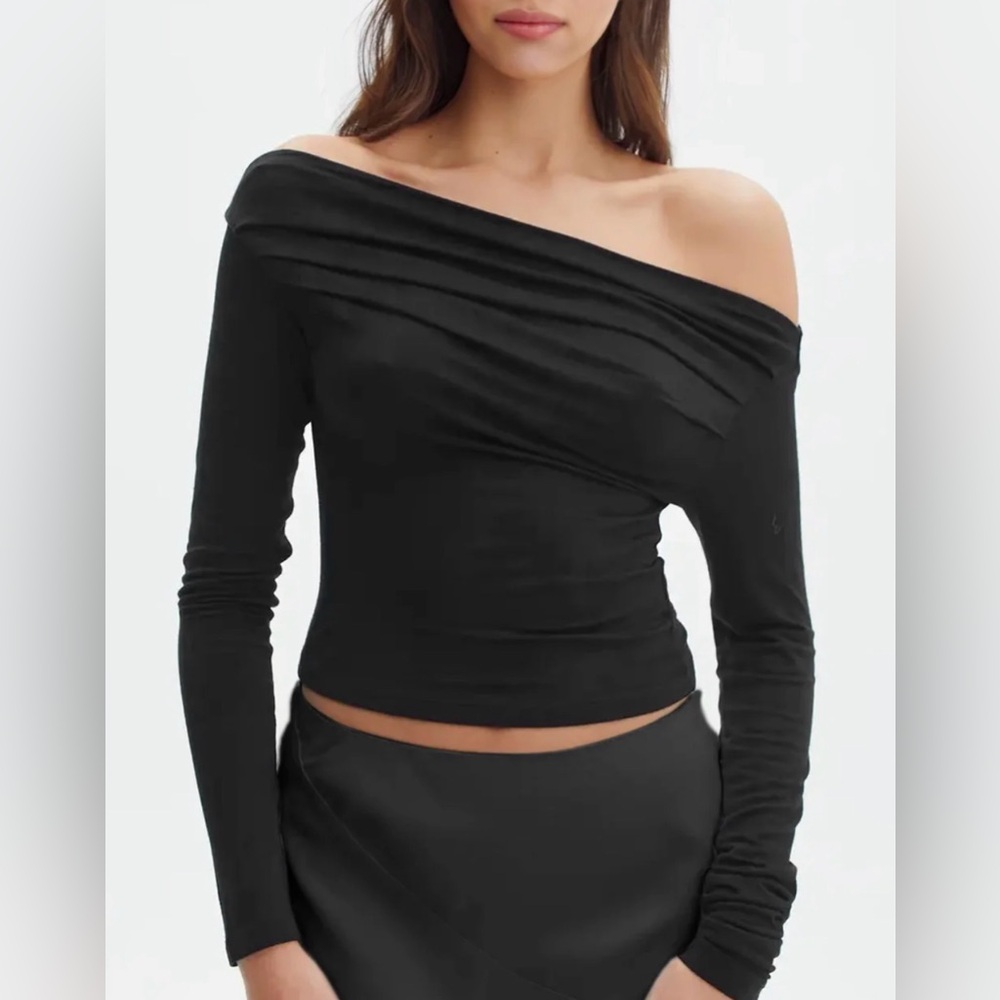 Commense Black Off-Shoulder Top